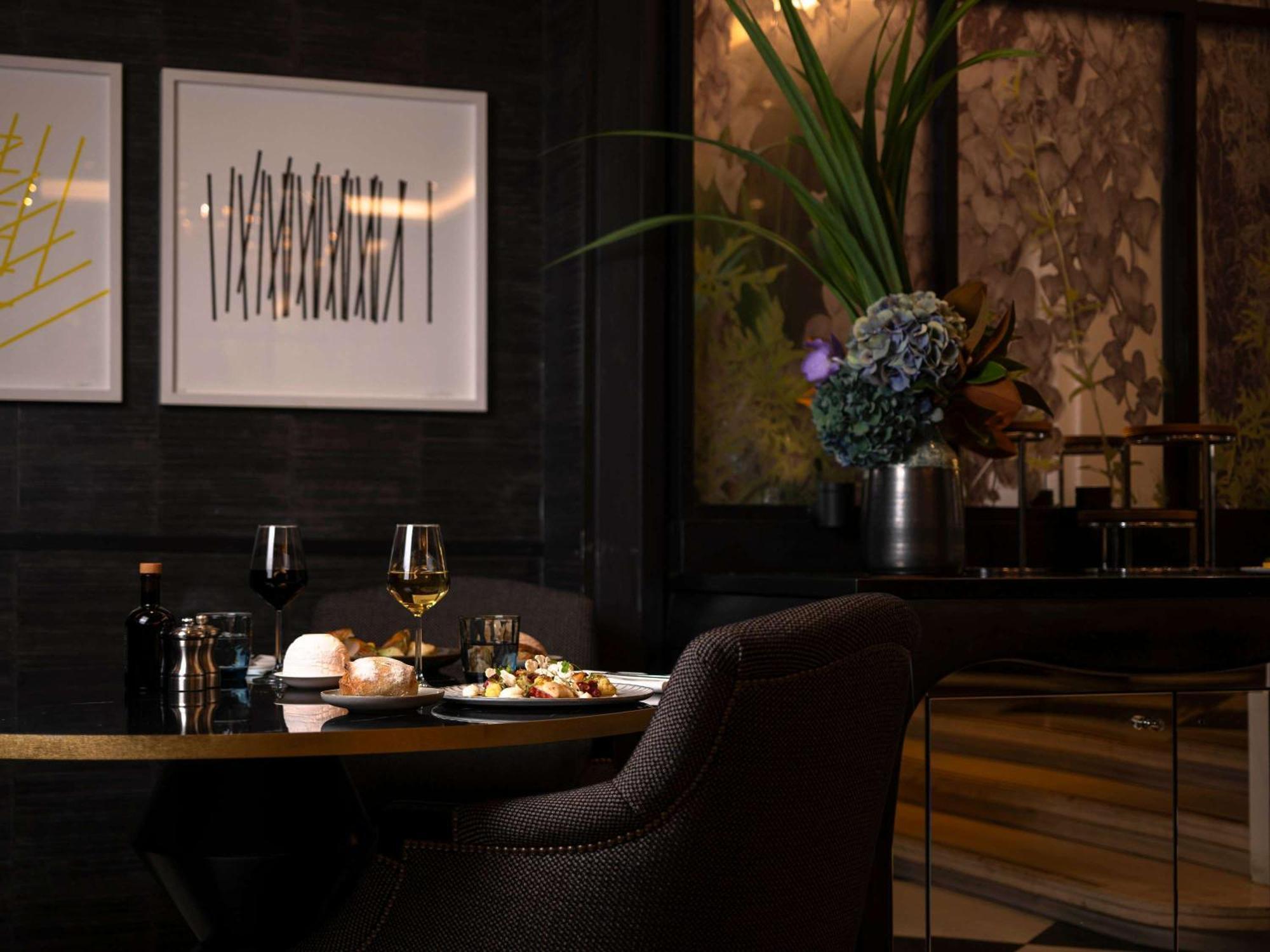 Sofitel Paris Le Faubourg Hotell Exteriör bild